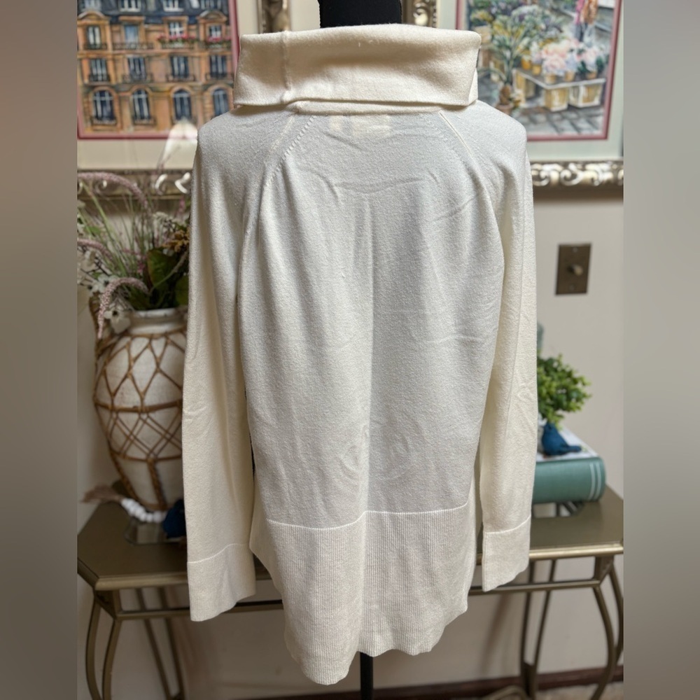 CYRUS Classic Cream Cowl Neck Rib Knit Scalloped Hem Tailored Soft Sweater Sz L - Picture 4 of 8